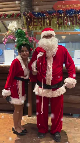 สุขสันต์วันคริสต์มาสค่ะ ขอส่งความสุขให้ทุกท่านมีแต่ความสุข มีแต่รอยยิ้มและเสียงหัวเราะนะคะ  #sunsetvillage #ซันเซ็ทวิลเลจพัทยา #หาดตะวันรอน #สัตหีบ #รีสอร์ทต้อนรับน้องหมา #หาดส่วนตัว #คริสต์มาส 
