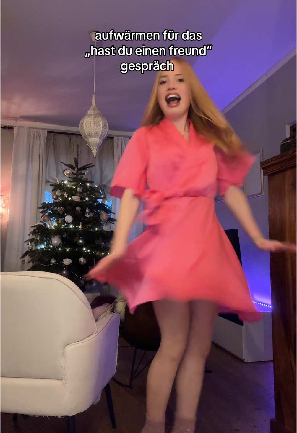 wer ist auch schon am aufwärmen?🙃🥂 #fy #fyp #foryoupage #ginger #austria #girlssupportgirls #fypシ #viral #fürdich #foryou #christmas