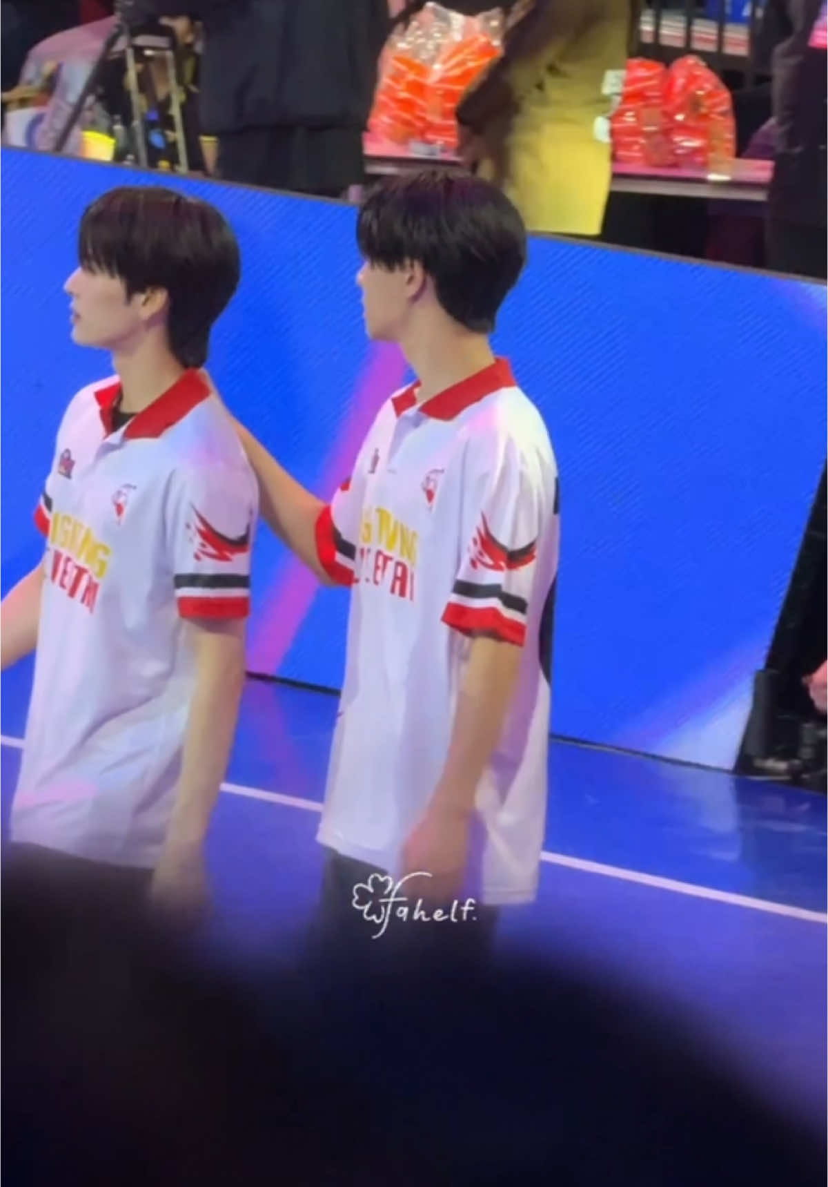 @PERTHPPE @Santa พี่ชายน้องชายตัวติดกันมาก 😌  #PerthTanapon #Santapp #PerthSanta #เพิร์ธแซนต้า #GMMTVStarlympics2024 