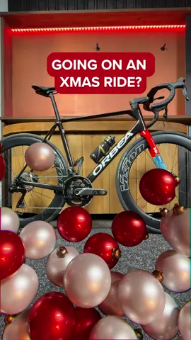 🧑‍🎄CHRISTMAS RIDE ANYONE? 🎄🚦✨ . #gcn #roadcycling #globalcyclingnetwork #xmas #christmascountdown #christmas #xmasride #christmasbike #christmasride