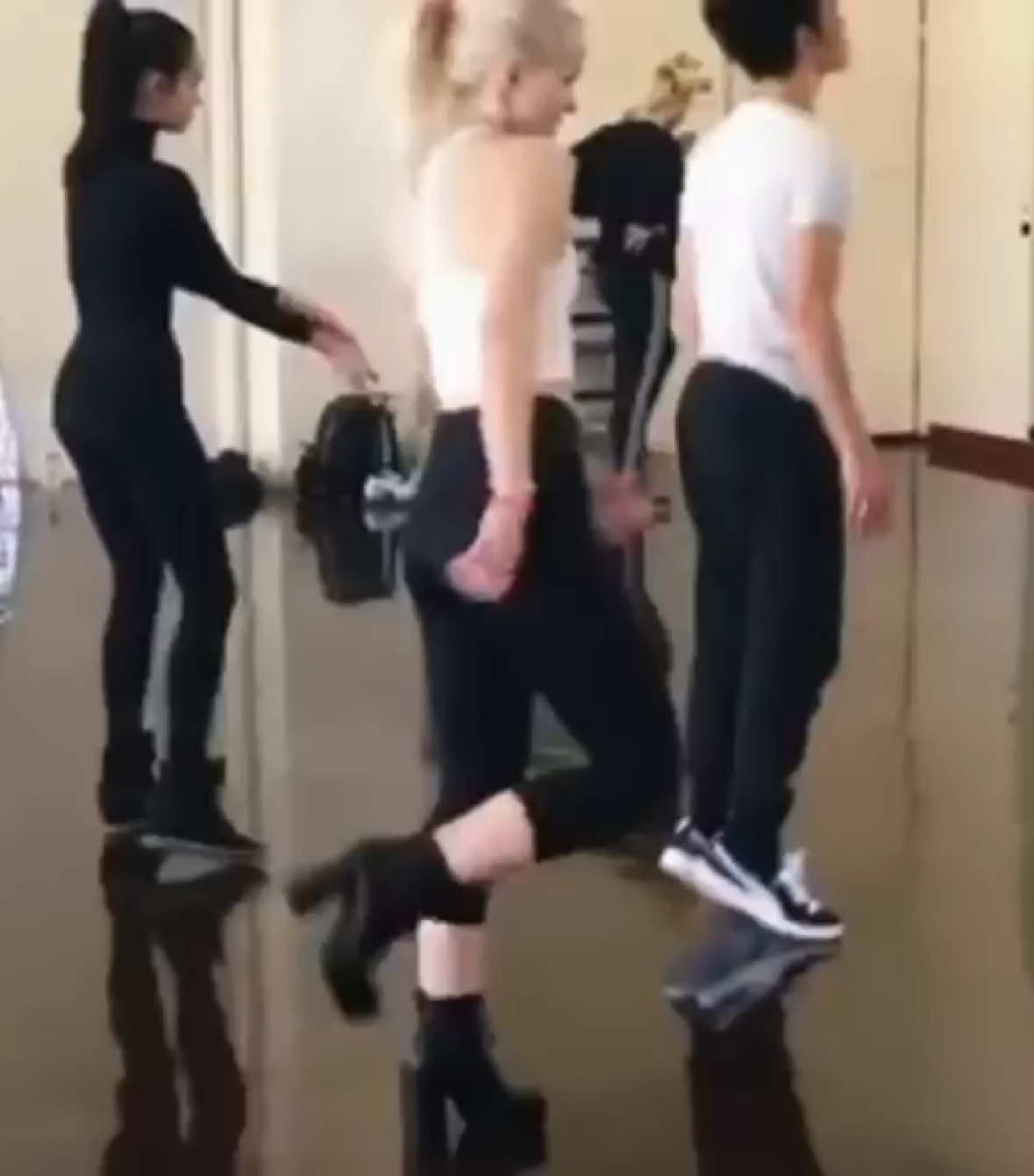 Dove Cameron dancing in shoes like that is CRAZYYYYYYY! #dove #dovecameron #descendants #fyp #viral
