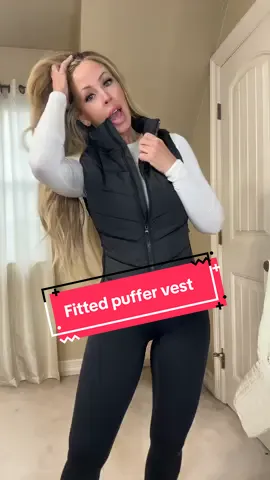 A slimming puffer? Say less. #activewear #puffervest #womensouterwear #outfitinspo #giftguide #TikTokShopCreatorPics #TTSDelightNow #fashionlookbook #newyearnewaura #newyearnewme 