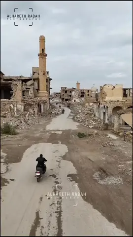 يا رايح عدروب الشرق سلم عالدير و قلها جمرة بقلبي بتحرق حرق بفديها و بفدي اهله🍂
