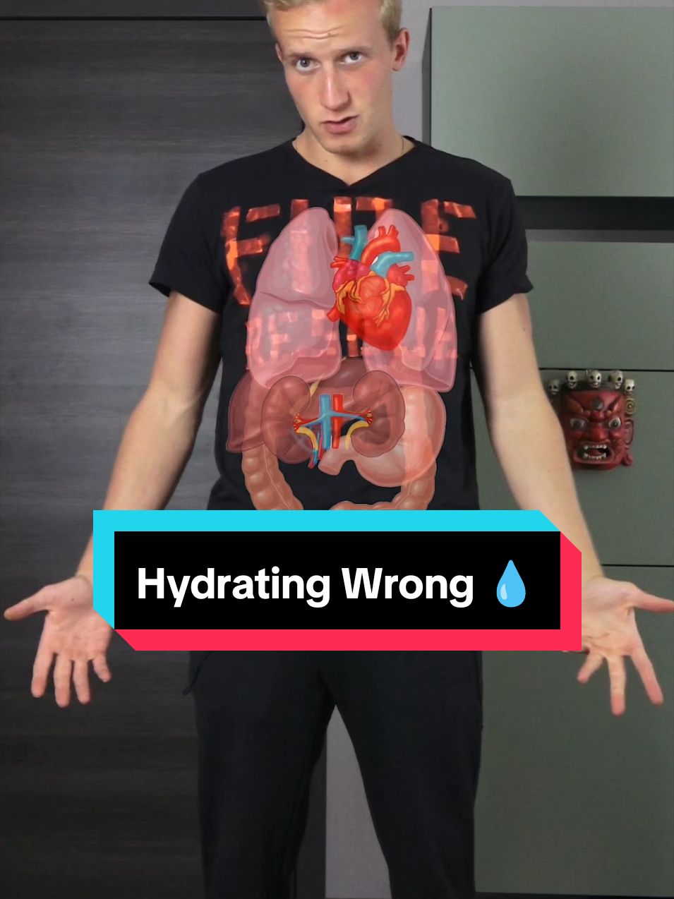 Can you drink while standing?  #water #organs #funfacts #nutrients #body #hydration #islam 