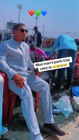 Mon mari il parle trop tcheerrrr🤣🤣🤣🤣#VIralvideos #astucetiktok #visibilité #augmentersavisibilite #devenirviralsurtiktok #tiktokmondial🌍🌏🌎 #titokguineenne224🇬🇳 #visibilitesurtiktok 