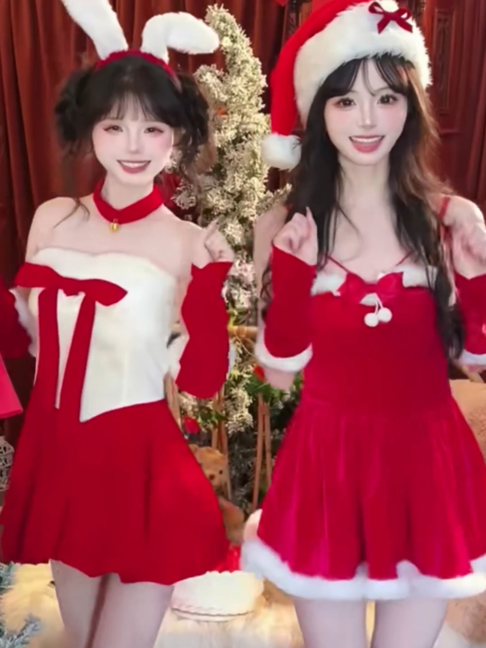🎄🎁 Merry Christmas, Mugu & Ererer Yuan. ❄️☃️ #christmaswithmugu #littlemugu #erereryuan  #santagirl #chinesesanta #chinesecosplayer #chinesegirl #china🇨🇳 