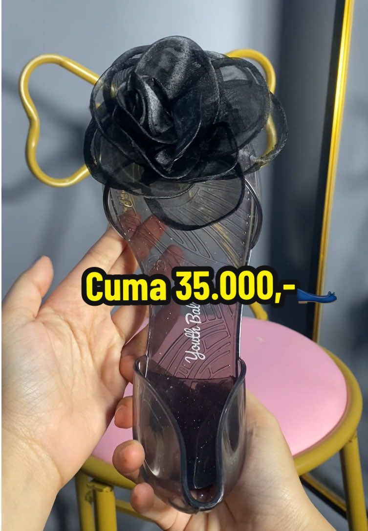 Anti air bahan jelly premium 🥿💦 #flatshoesbunga #flatshoesjelly #flatshoeswanitamurah #flatshoesjellykaca #pansus #pansusjelly #pansusglossy #pansusmurah #sepatuglossy #sepatujelly #pansusbungakaca #pansustransparan #sepatubungakaca #flatshoes #flatshoeswanitamurah 