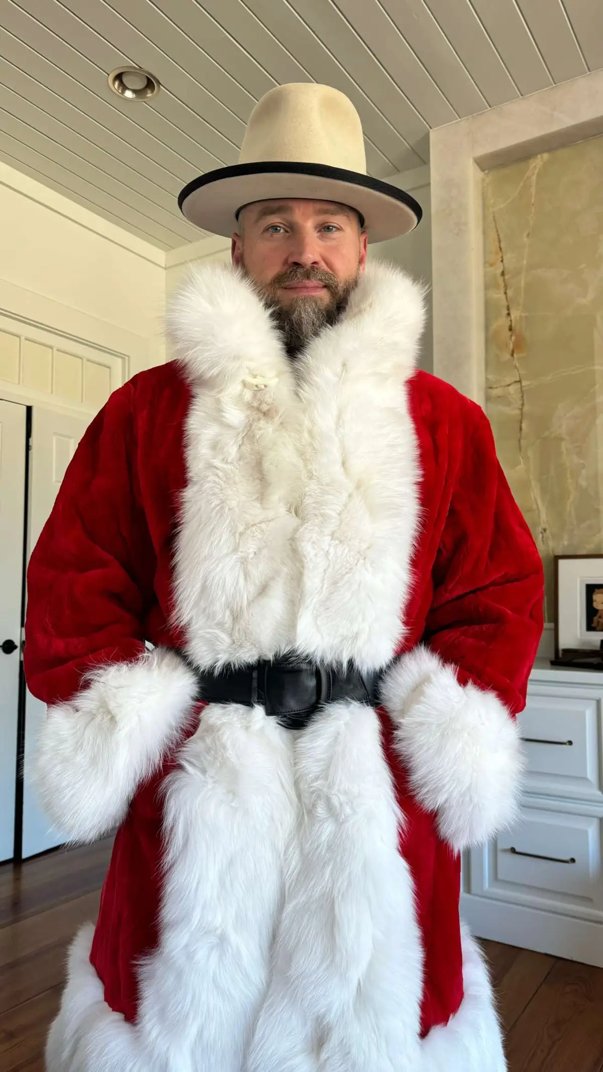 Merry Christmas Eve! Santa’s on his way!! 🎅🏼 #happyholidays #merrychristmas #santa #christmaseve 