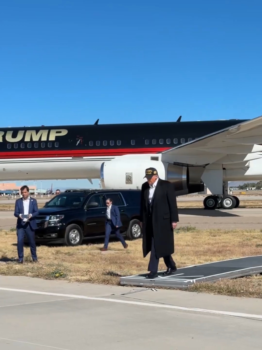 President Trump walking to The Undertaker's theme song from his plane to his rally in New Mexico last October while campaigning for the 2024 presidential election. #Trump #Viral #Tiktok #News #Trump2024 #Undertaker #Wrestling #TrumpForceOne #MAGA #PresidentTrump #GoViral #MustWatch #ViralVideos #Trending 