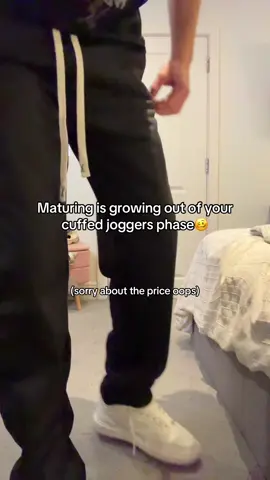 Make the switch from skinny to baggy uncuffed fits. #joggers #GymTok #creatorsearchinsights #gym #foryouu #fyp #spotlight 