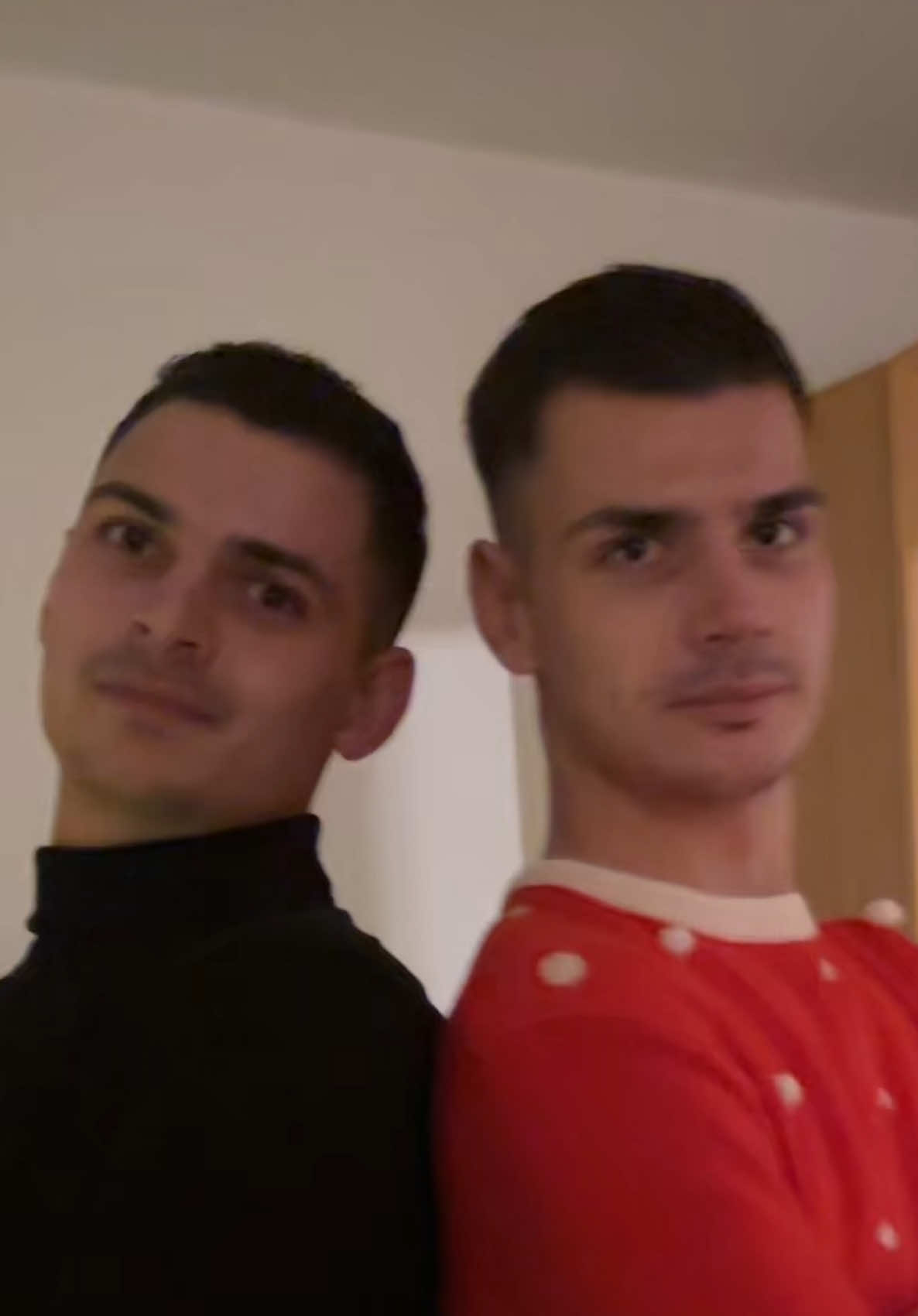 merry crisis everyone #fyp #fürdich #memories #fam #christmas #gänsehosen 