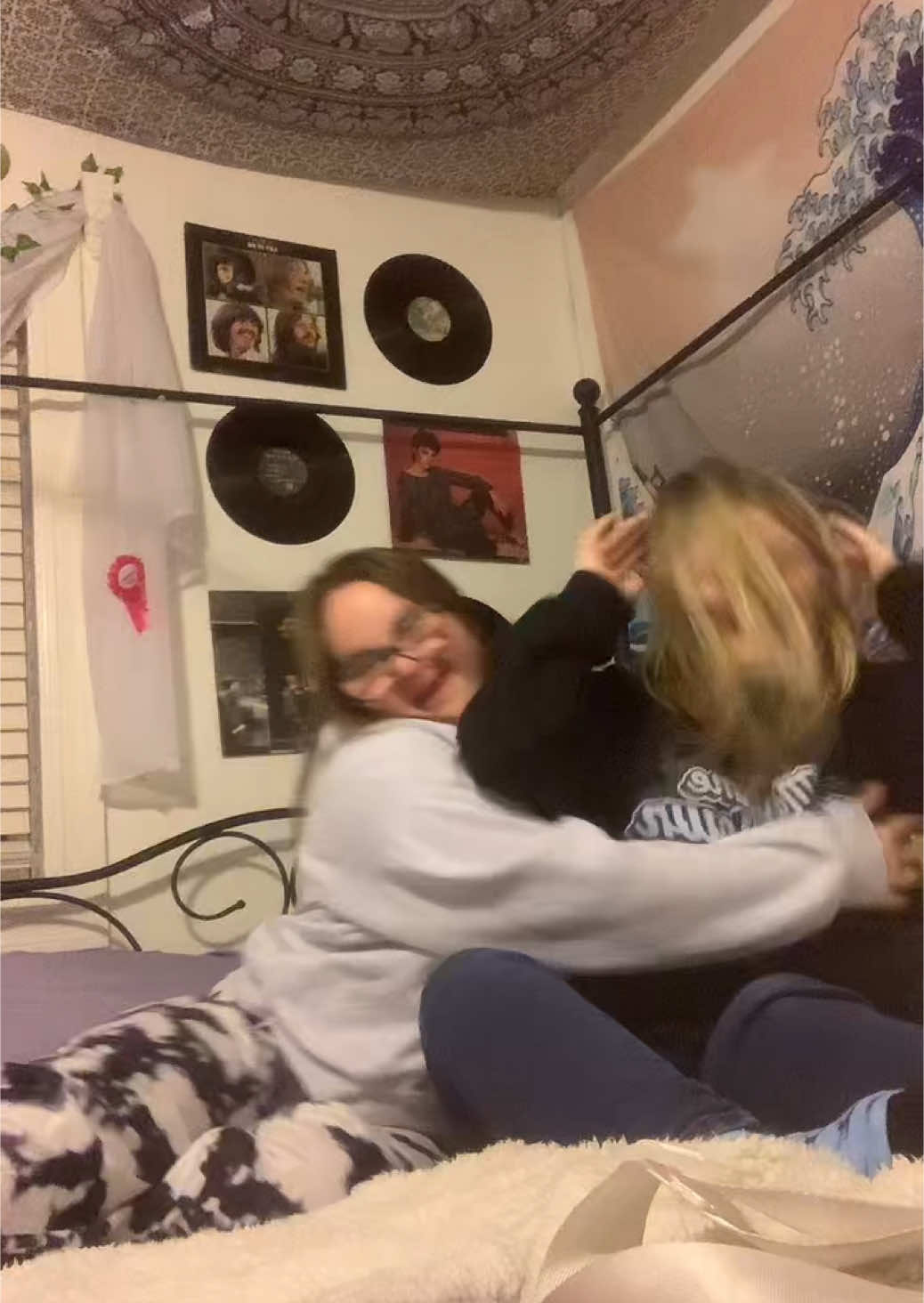 Sister Time On Christmas eve ##@Elisa Las #Christmastime2024✨❄️🌺♥️❄️✨ #fypシ゚viral🖤tiktok☆♡❄️✨🦋❄️🌺✨ 