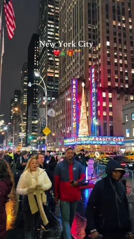 New York City, Holiday season ❤️🎁🎄🎄🎊 #nyc #christmas 