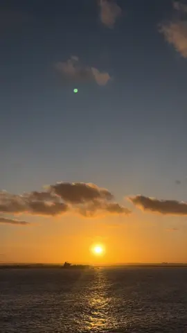 Sunset feels like home.  #sunset #sunsetonthebeach #summervibes #feelslikehome #sunsetvibes