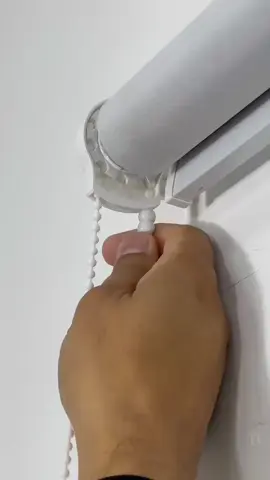 Cortina Persiana Rolo Blackout 100% Largura 1,00x1,40 Altura Pronto para Instalar  Afiliado Shopee 🧡  https://s.shopee.com.br/4L3BURNMMZ ID:ALC-CXX-GBF