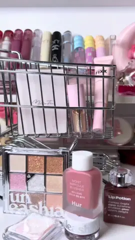 Makeup products that are viral in Korea! @YesStyle @YesStyleInfluencers  Find everything at Yesstyle and use code A2ZBEAUTY1 for discount at checkout!  #yesstylebeautyreview #yesstylehaul #makeup #holiday #haul #makeuphaul #viral #trending #warmtones #cooltones #Korea #kbeauty #haultok #aesthetic 