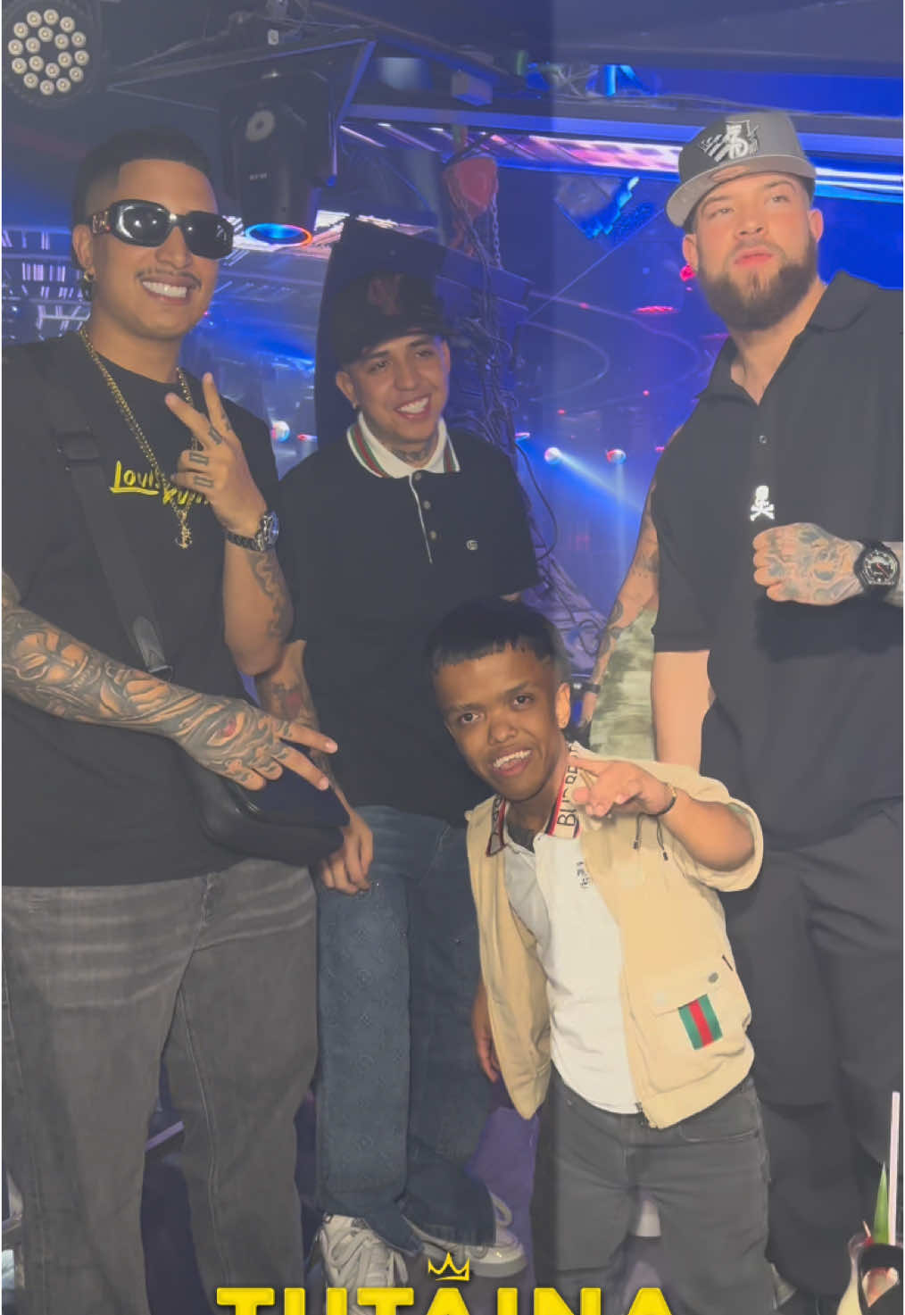 😎 Las noches en TUTAINA se disfrutan con buenos amigos. 🥂 @TwitchWestCOL, @WestCOL, @MrStivenTc, @manolorojitastv_,  @DAREN RAMIREZ △  ⭐️¡Etiqueta a tus amigos!⭐️ #Medellin #Discoteca #Tutaina #Fiestas #west #viralvideos #aida #fyp #mrstiventc #manolo #manolito #daren #amigos 