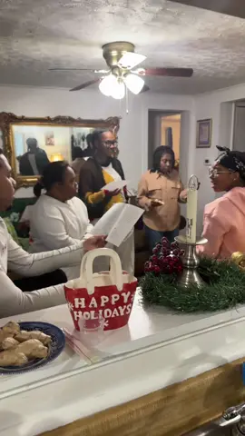 Its really happening 🤗 🎄🎶🎤 #staytune #fyp #ninasimoneray #itstherays #FamilyFun 