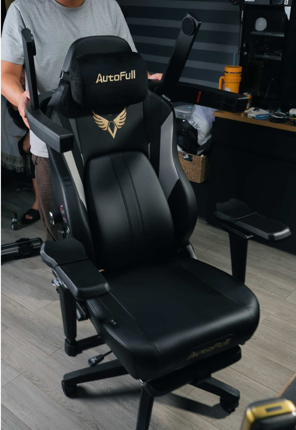 Build ghế gaming tối thượng... có cả làm mát và sưởi ấm mùa đông | Autofull M6 Pro