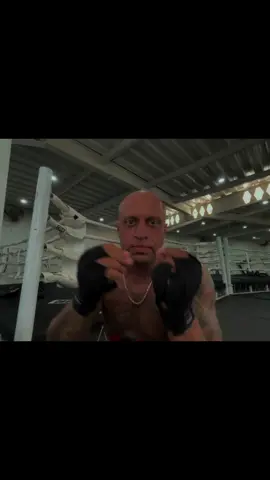 Смени направление мышления. Так ты сможешь зарабатывать много.#артем #бриус #рекомендации #motivation #мотивация #уверенность #бизнес 