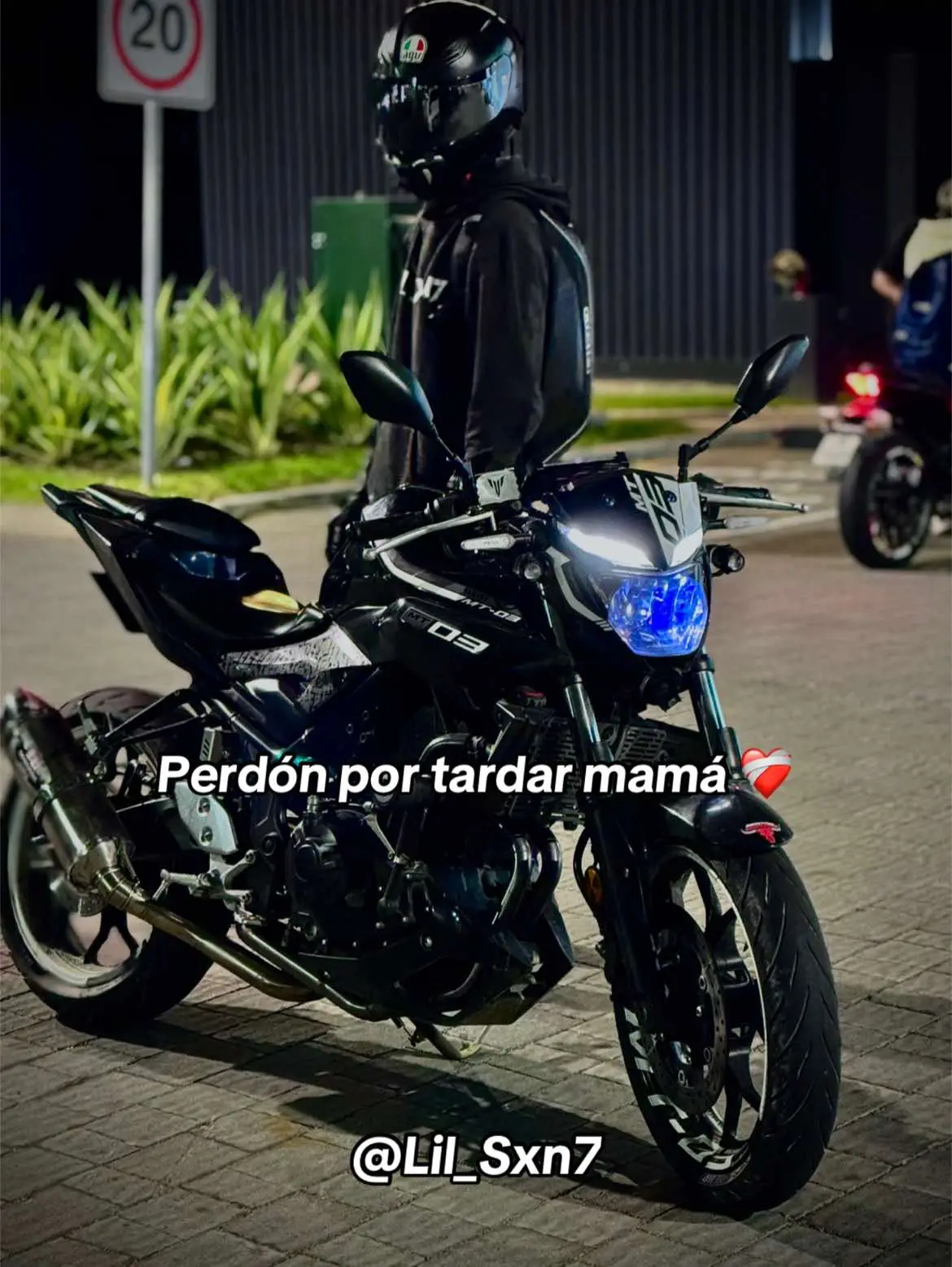 #bikelife #bikers #motos #motorcycle #parati #fpyシ #motivacion #superacion #superacionpersonal #egocentrismo #centrobiker #lilsxn #mt03 #yamaha #amor #loveyou #mama #superacionpersonal #motivation 