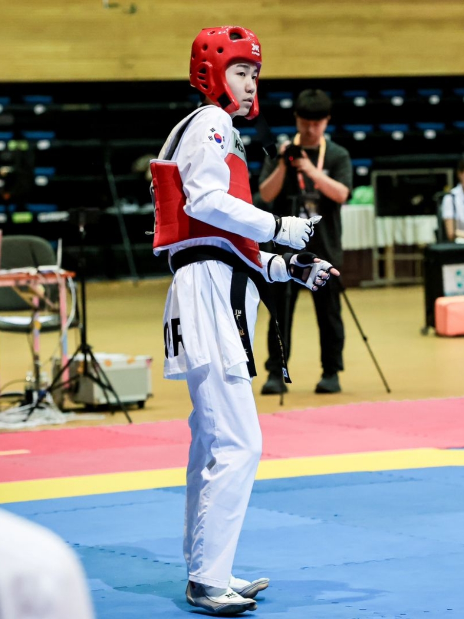 WISH YOU HAPPY CHRISTMAS🎄🥋   . . . . . #fyp #foryou #marrychristmas #christmas #taekwondo #tkd #worldtaekwondo #olympics #sports #martialarts #edit 