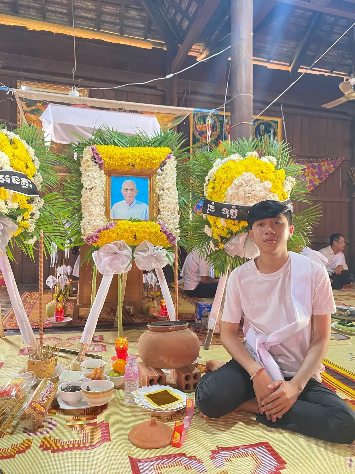 មនុស្សទៅតែការចងចាំនៅ#អកលាទ្រនំ #fpyシ 🥀😭