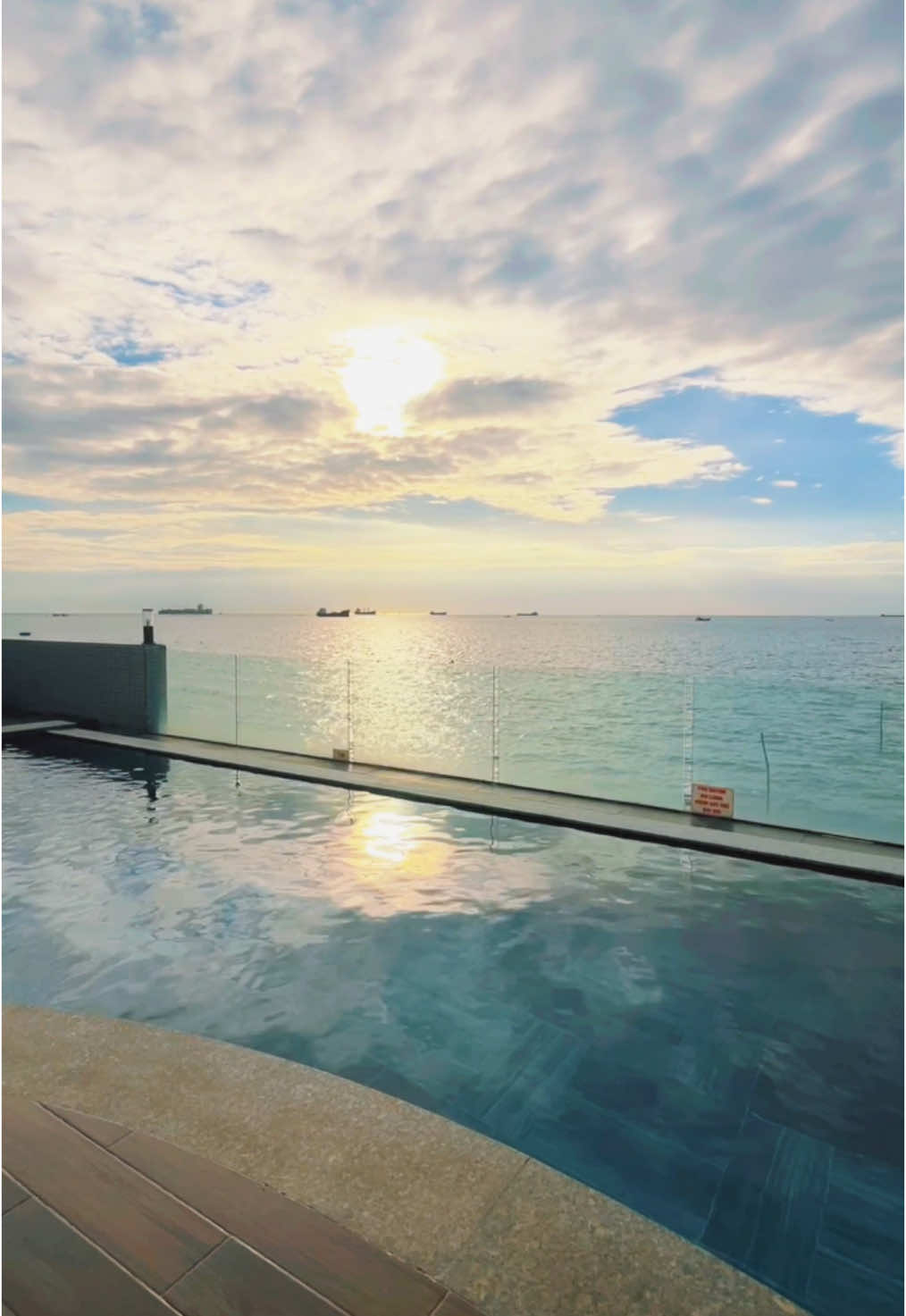 Cái View Đỉnh Nóc Kịch Trần 🌅 #villavungtau #vungtau #huynhdungvilla #xuhuong #videoxuhuong #dulichvungtau #reviewvillavungtau #capcut 