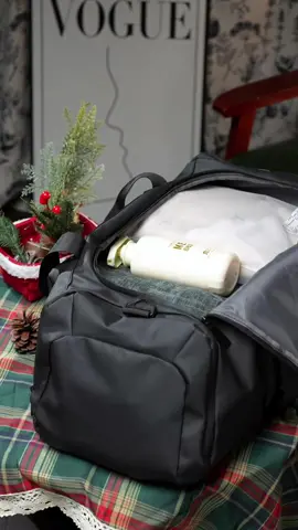 Large capacity duffel bag for travel #dufflebag #bag #backpack #bagpack #travelbag #travelbackpack #bagformen #bagfortravel #TikTokFashion #tiktokshowtime 