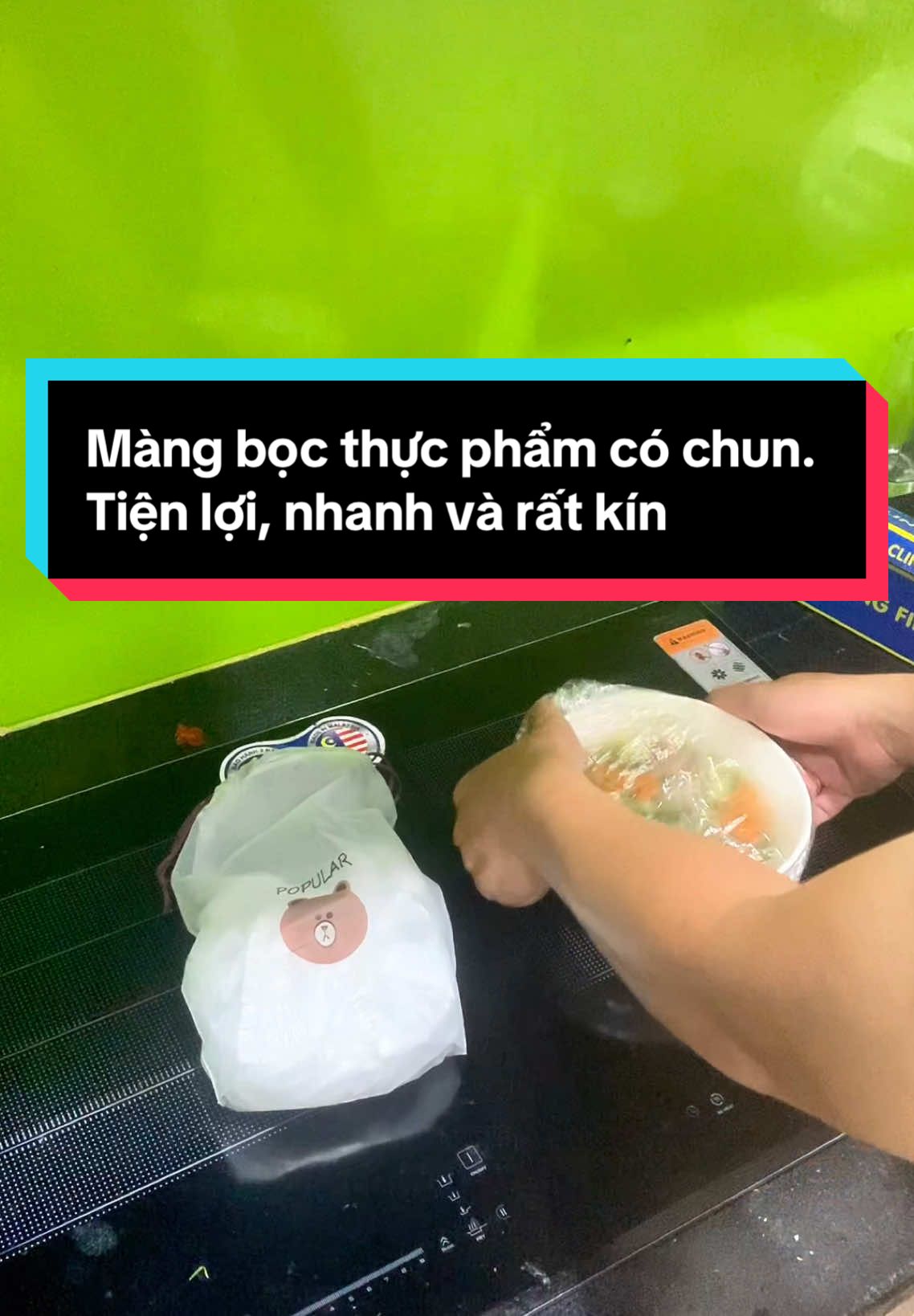 Giải pháp rất tiện lợi để bọc đồ ăn thừa, rau củ quả. Màng bọc thực phẩm có chun chùm đa năng. Có thể tái sử dụng nhiều lần. #tuiboctraicay #tuibocthucpham #mangbocthucpham #mangbocthucphamgau #mangbocthucphamcochun 