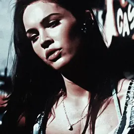When she get this fine ? | simple edit Song:@skÿ🤾🏾‍♂️ #trendingsong#aestheticedits#4u#meganfox#jessicaalba#test je m’ennuie de fou 