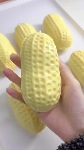 Play with a few big peanuts 🥜🥜#Immersive #asmr #sleep #slimeslime #Decompression #handmadeball #StressBall #asmrSleepAid 