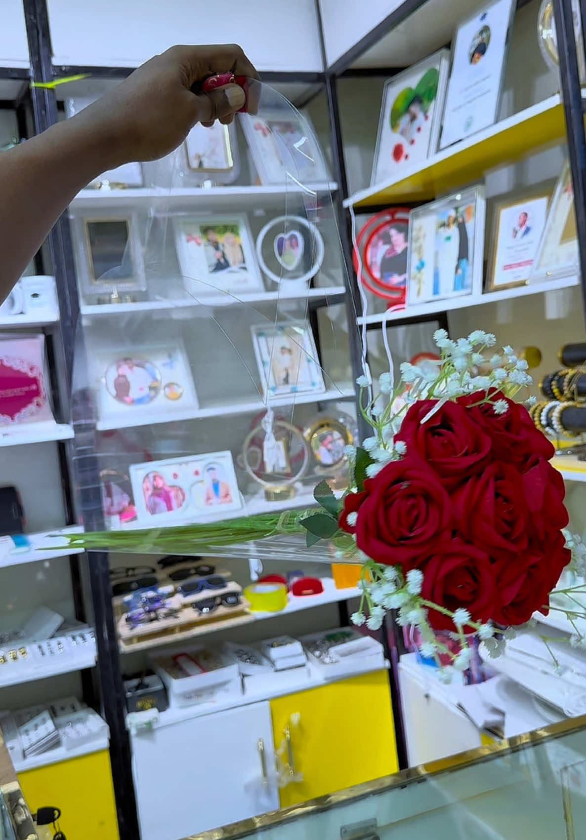 Romantic flower 🌺 #dalabgifts #foryoupage #homeofgifts 