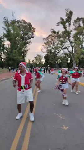 🎄FELIZ NAVIDAD GENTE🎄 💜TINKUS KAY'SUR 💚 LES DESEO MUCHA FELICIDAD Y UN FELIZ FIN DE AÑO ✨️ YO LO DESPIDO ASÍ, BAILANDO TINKU SIEMPRE 🥰🥰 #paratiiiiiiiiiiiiiiiiiiiiiiiiiiiiiii #boliviatiktok #tinkus #kaysurporelmundo💙💚💫💯💫💯 #folkloreboliviano @Tinkus Kay'sur Buenos Aires 
