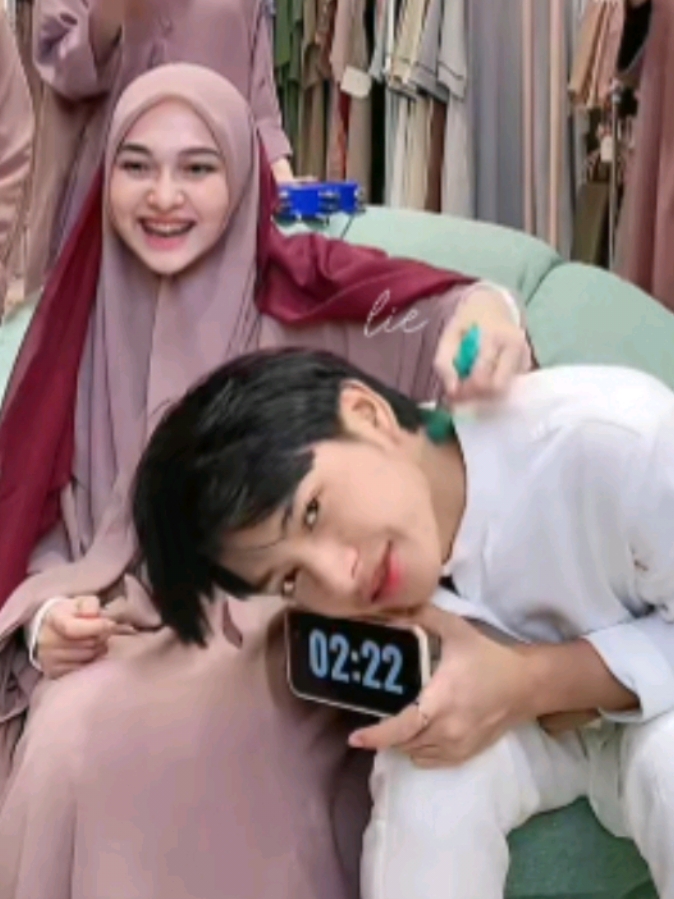 (part12) terakhir yagesya😃, isinya makin melek ni berdua karna dah mau end live 🤣, seru sampek teriak kesakitan si suin😭🫵  selamat menonton guys lope you🤍 jangan lupa like and share ya🥺🫶 #yukaya #live #tiktok #lozyhijab #fyppppppppppppppppppppppp #fyp #สปีดสโลว์ #สโลว์สมูท #yukayafamily #thaks_for_support #CapCut 