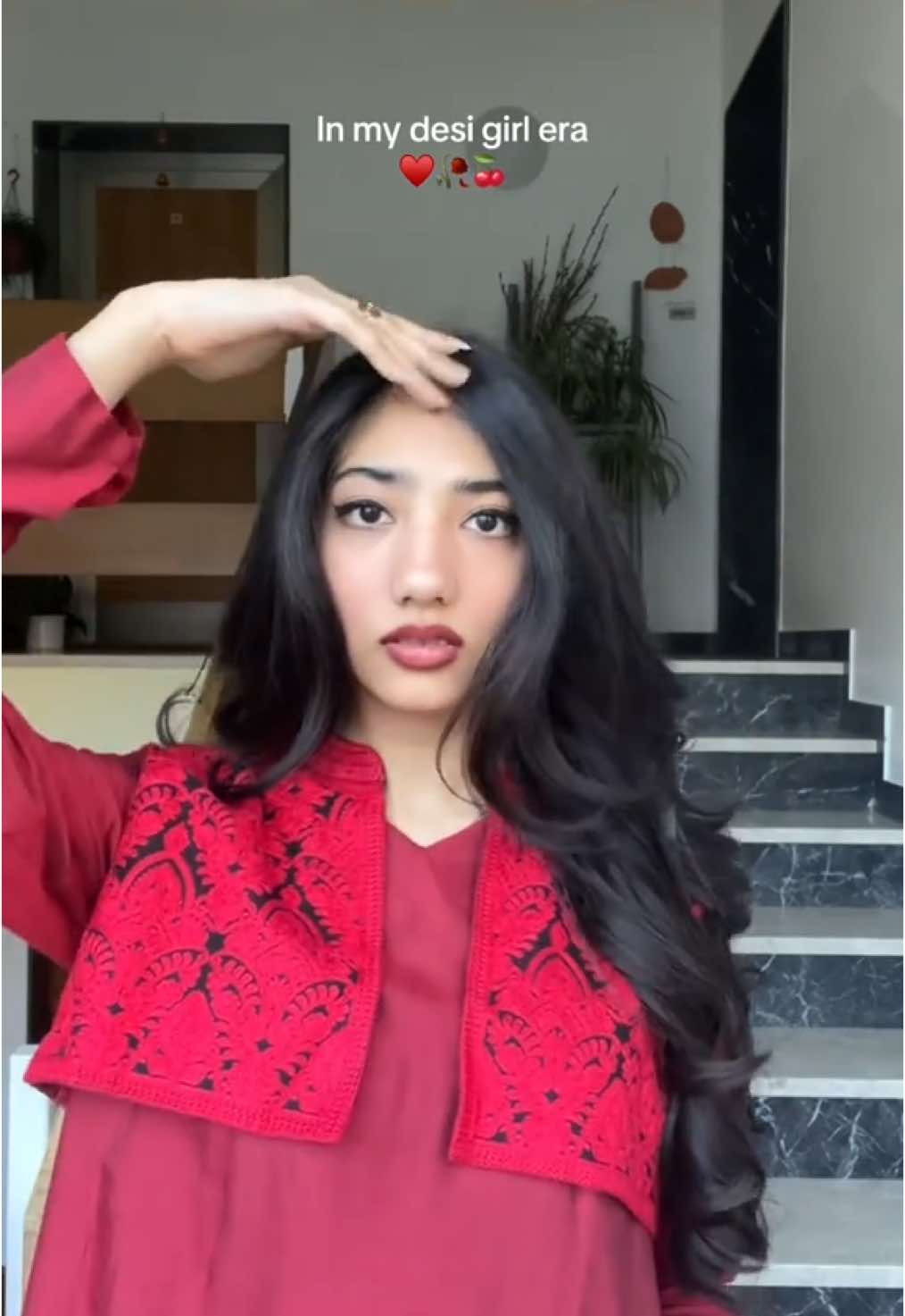 In my desi girl era♥️ #bollywood #desifood #pakistan #browntiktok #browngirl #indianarmy #pakistanzindabad #india #red#bollywood #bollywoodsong #indiangirl #salmankhan #anushkasharma #sharukhkhan #srk 