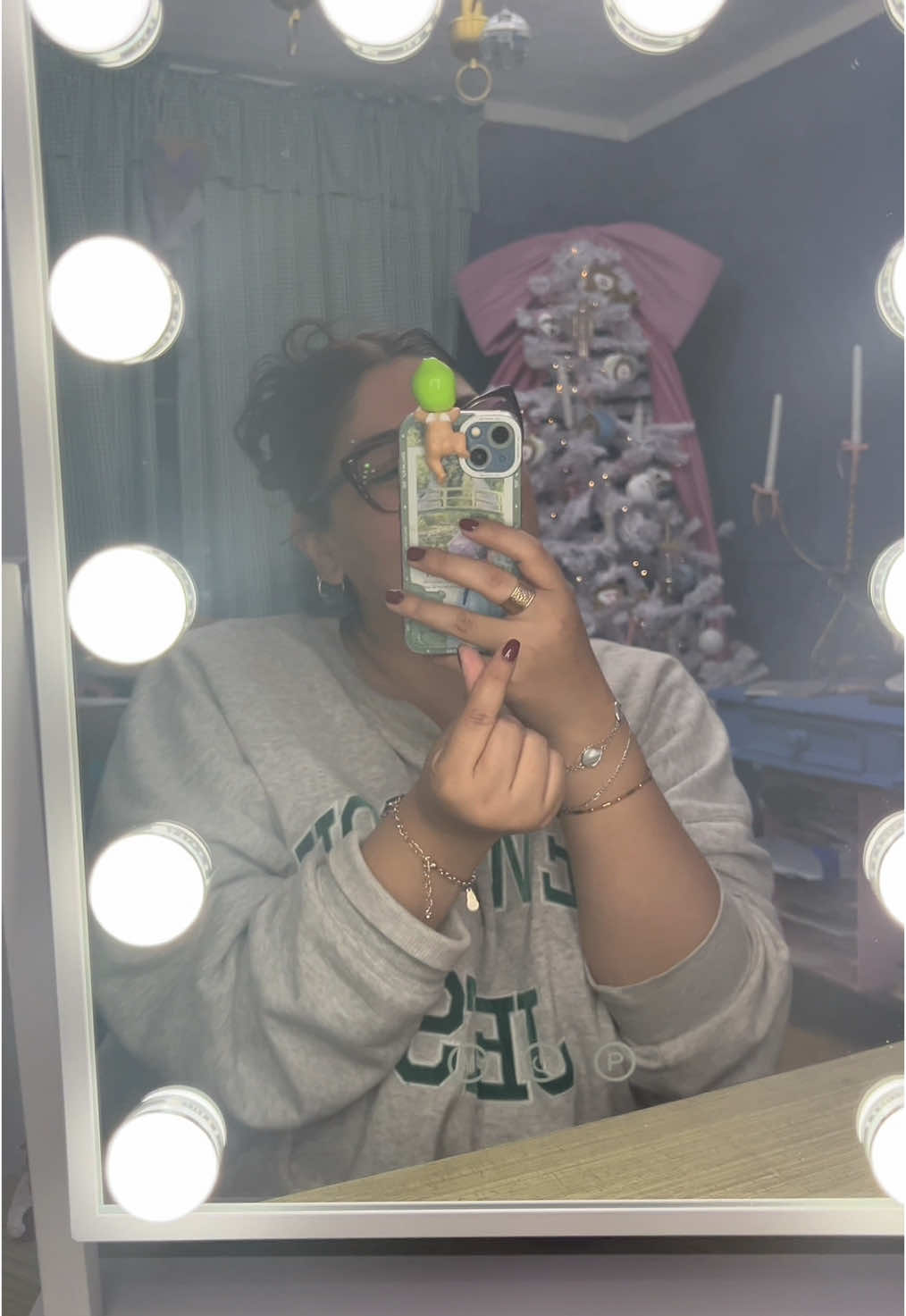 Como si no me hiciera auto regalos el resto del año. ✨🥹🎄🎀💫 Código de búsqueda: UCPG9 El ID de este precioso espejo: 42580531 (si está muy bueno la vdd) @SHEIN @SHEIN Mexico  @Beauty Finds Hunter  #SHEINbeautyfinds #saveinstyle #DIY #SHEIN #loveshein