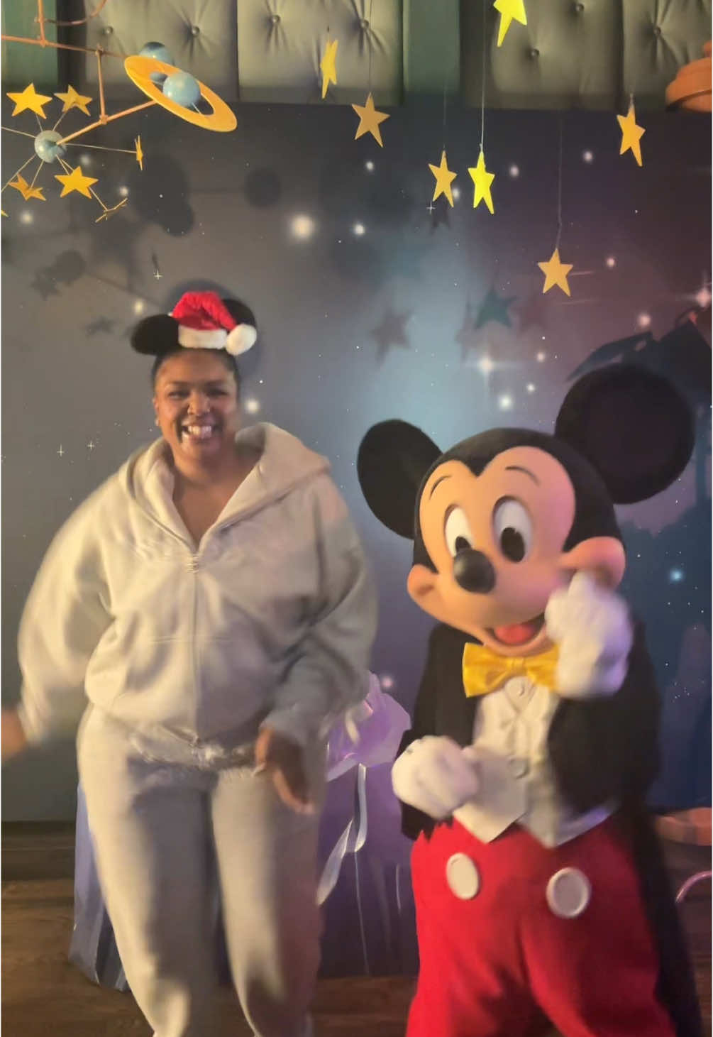 Merry Christmas! I didn’t do a Christmas shoot this year I was too busy living in the real world❤️ Sending love to all! 🤶🏾