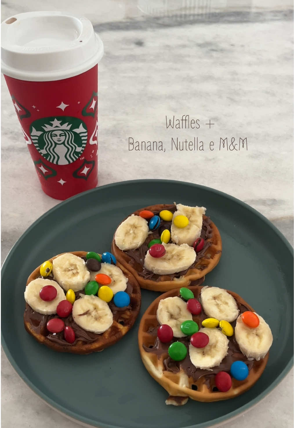 uma café da manhã beeem natalino 🎄