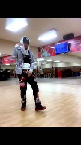 Focused, I’m focused.. got a lil Justin Bieber on the beat today. Keeping it fun. Anyways, heres your dose of vibes. Love <3 . . 🏷 #fyp* #viral #fyp #trending #dance #dancer #hiphop #dancechoreography #justinbieber 