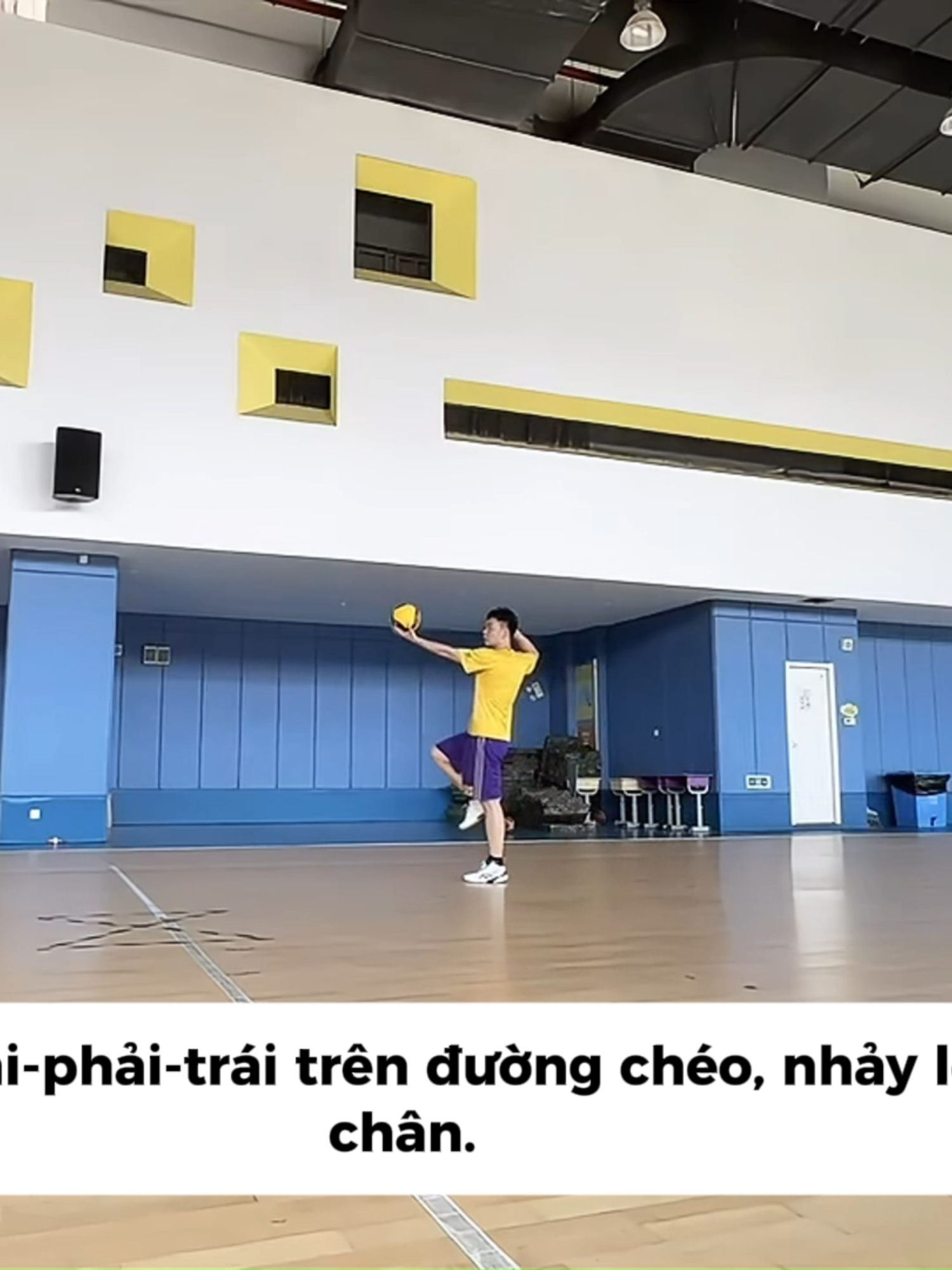 Kỹ thuật nhảy phát bóng bay #bongchuyen #volleyball #huongdanbongchuyen #sportsontiktok #phatbongbay #volleyballserve