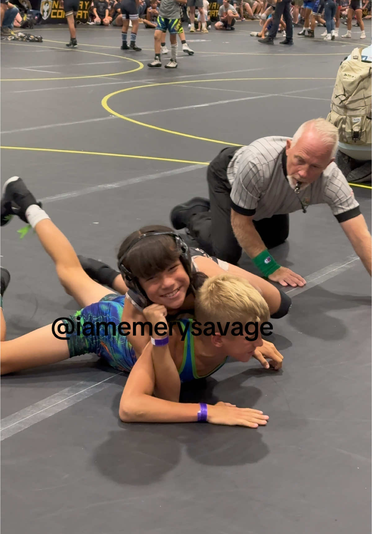 Original video from Nuway Duals Sandusky Ohio a few months back! Having fun while wrestling the hardest sport Smile with a double bar  #baddies #poseforme #saycheese #cheesysmile #girlwrestler #viral #pose #smile #fun #havingfun #nuway #rmnevents #doublebar #fyp #girls #wrestling #chickenwings #levelxblack #emerysavage #savage #baddies #baddiesposeforme #natalienunn #grappler #pin #wrestlingpin #fypシ #hardworkpaysoff #hardwork #emery #usawrestling #nike 