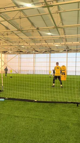 16 year old wonderkid 🔥🧤 #fyp #goalkeeper #foryou #talent 