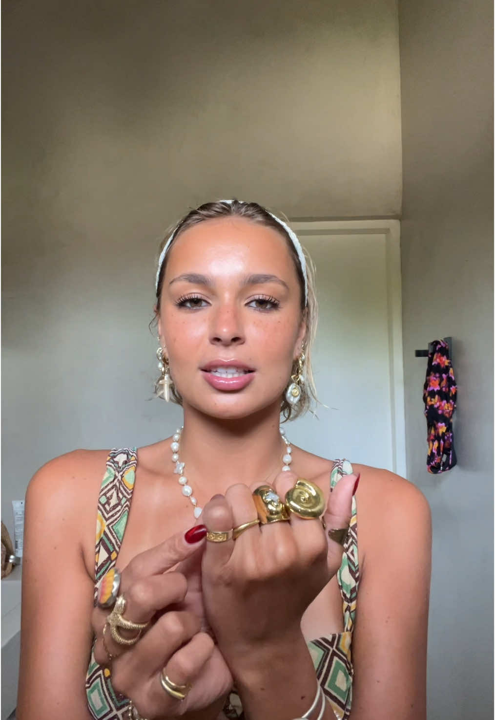 @Bella Christie Jewellery @Biza @Joiana @Treasure Hawaii @Tiffany&Co. @ARCAVIA @imtoastedd 