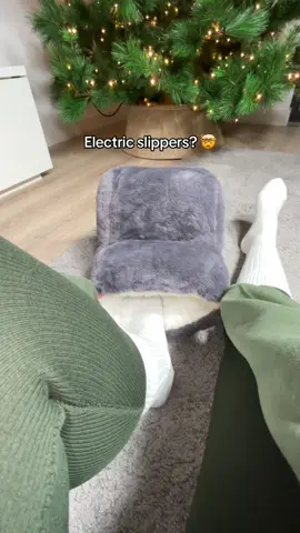 The winter hack you didn’t know you needed ❄️🔥 #cozy #footwarmer #comfy #slippers #cozyathome #wintervibes #cold #winter #comfyshoes #chill  ➡️ No more freezing feet during your favorite activities. These electric heated slippers are perfect for relaxing, working, or catching up on the latest shows. 🧦🎬🔥