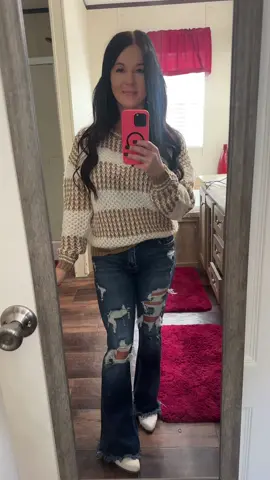 Whole outfit: @Ts Tanning & Boutique Sweater is in my showcase! #fyp #tiktokshop #merrychristmas 
