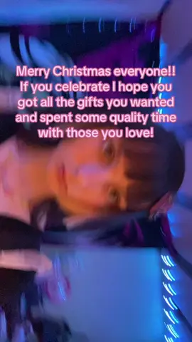 Ignore how i am CHEWING those lyrics up omg.. anyways!! This is my fav akb48 song but honestly im not very fmailiar with theyre music cuz theres so many its a little overwhelming :o prpid to say i was within the first 1,500 to see the phantom siita christmas video heheheh  #christmas #idol #kaigaiidol 