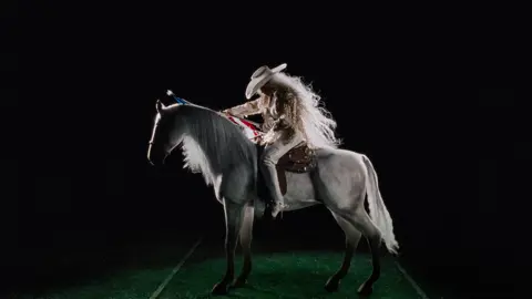 01.14.2025 #beyonce #BEYONCÉ #cowboy #cowboycarter #act #rock #halftimeshow 