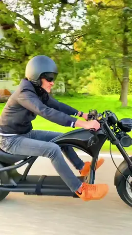 M1P is customized for you! #chopperscooter #elektrischescooter #eahoraescooter #Eahora #m1p #riding 