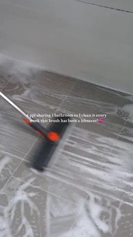 It feels so satisfying to squeegee the water away ✨💕#brush #scrub #asmr #asmrvideo #shopvideocarnival #newyearnewaura #tiktokshopyearendsale #cleaningtiktok #cleaning 